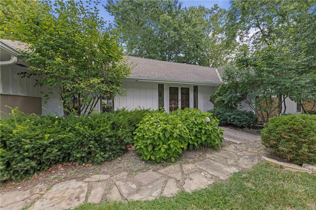 Photo 7 of 15005 S Rosehill Road
