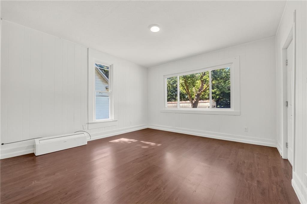 Photo 7 of 435 Ford Avenue