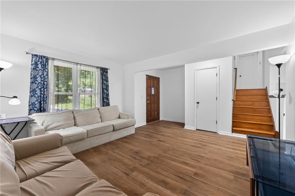 Photo 5 of 13307 Overhill Road