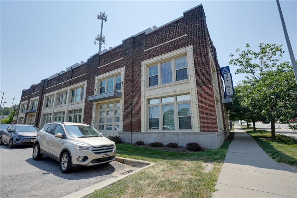 Photo of 3001 Gillham Road ##102