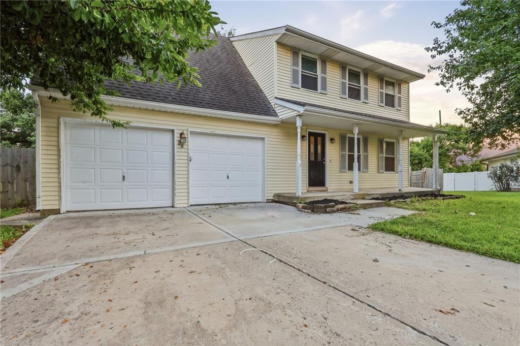 Photo 4 of 201 N Poplar Drive