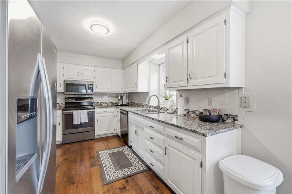 Photo 6 of 11205 RILEY Street