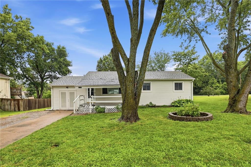 Photo of 17511 Montgall Drive in Belton, MO