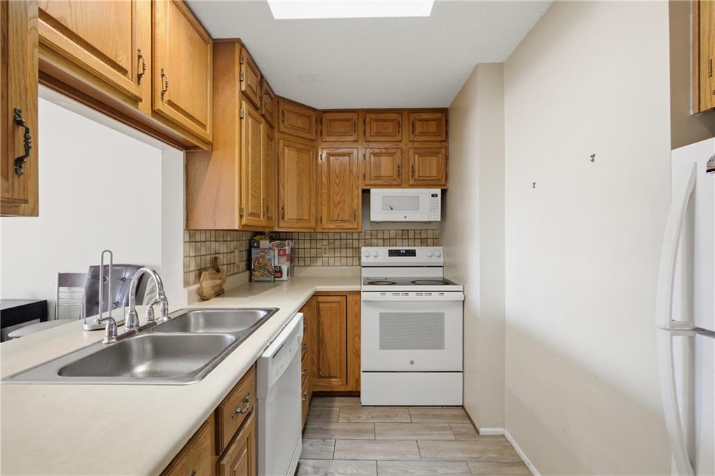 Photo 5 of 8139 Holmes Road #202