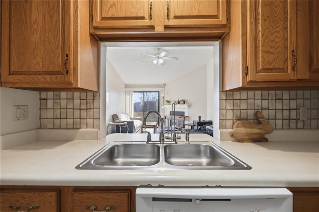 Photo 6 of 8139 Holmes Road #202
