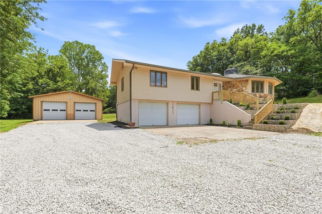Photo 2 of 19607 Fightmaster Road