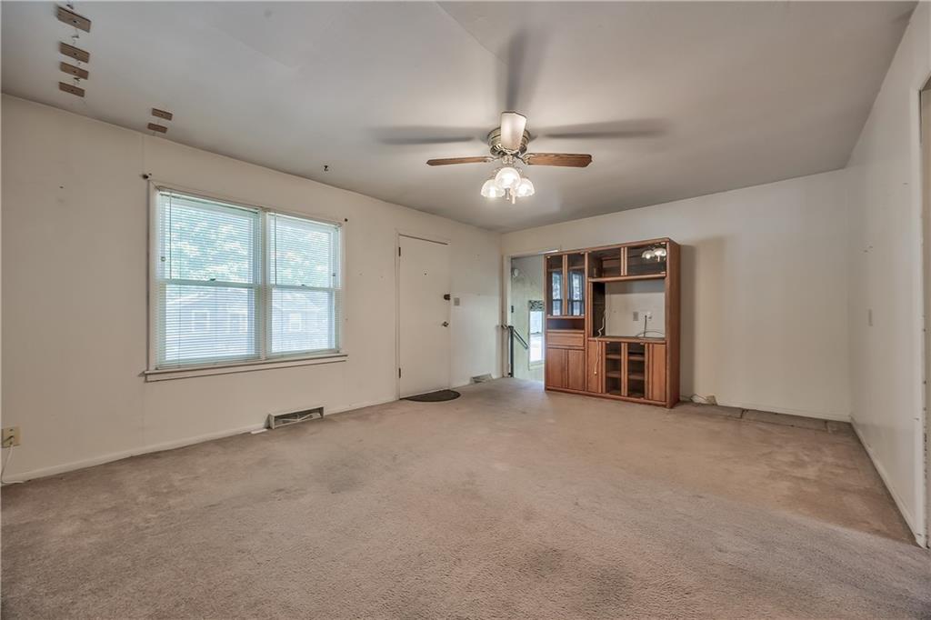 Photo 4 of 412 W Insley Avenue