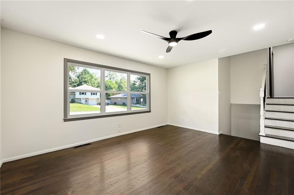 Photo 5 of 8105 E 91st Street