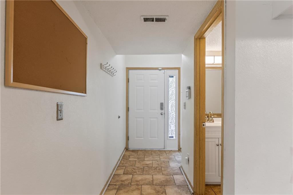 Photo 4 of 15521 E 48th Street