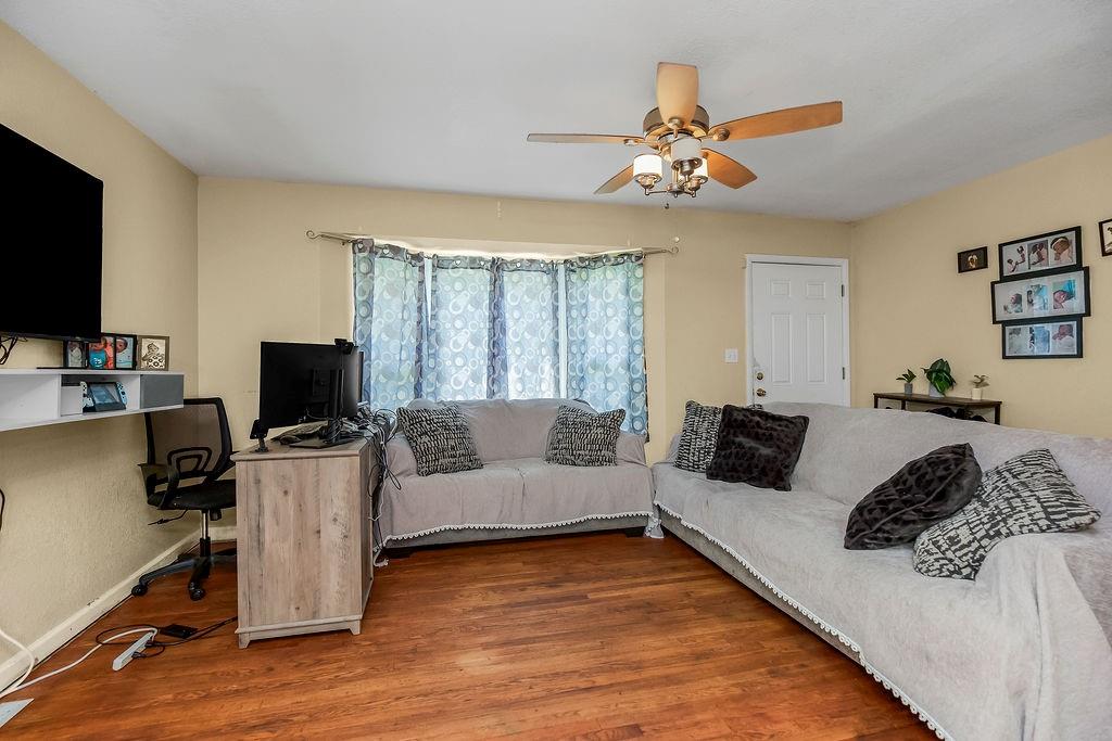 Photo 2 of 5902 Fairlane Drive