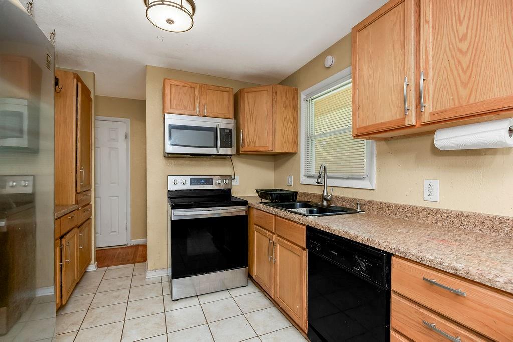 Photo 6 of 5902 Fairlane Drive