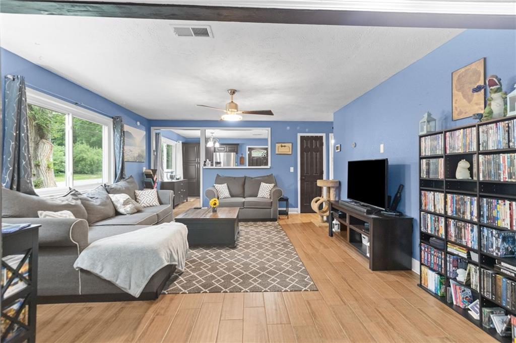 Photo 4 of 1333 E 19th Street