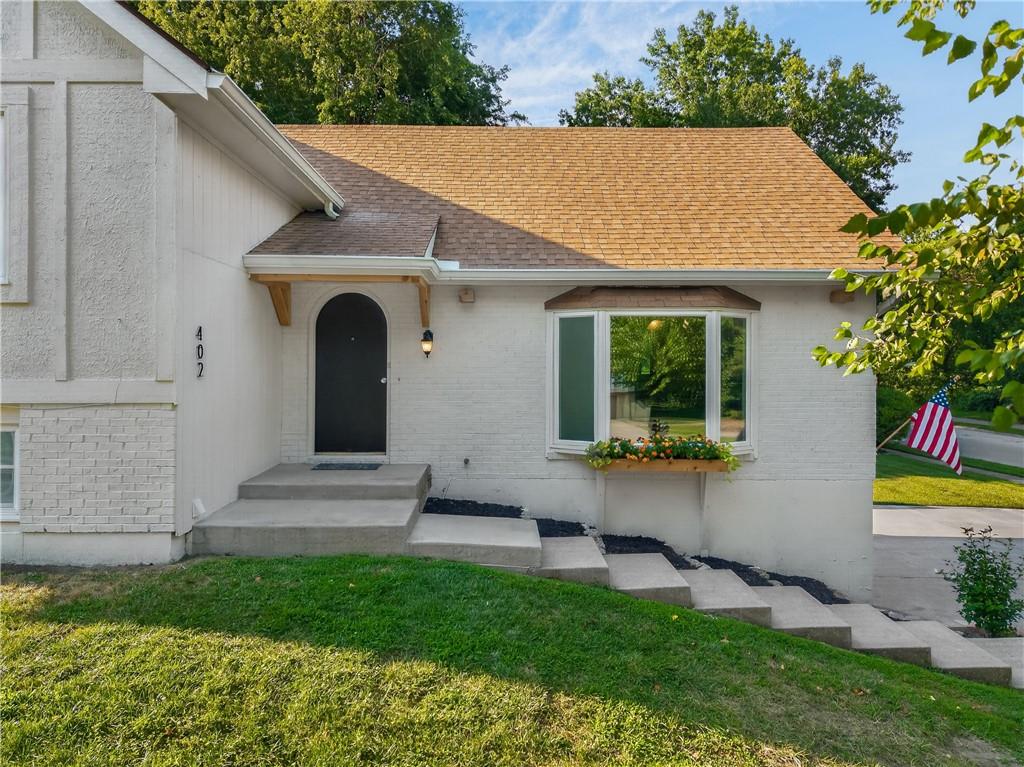 Photo 2 of 402 Kingsley Avenue
