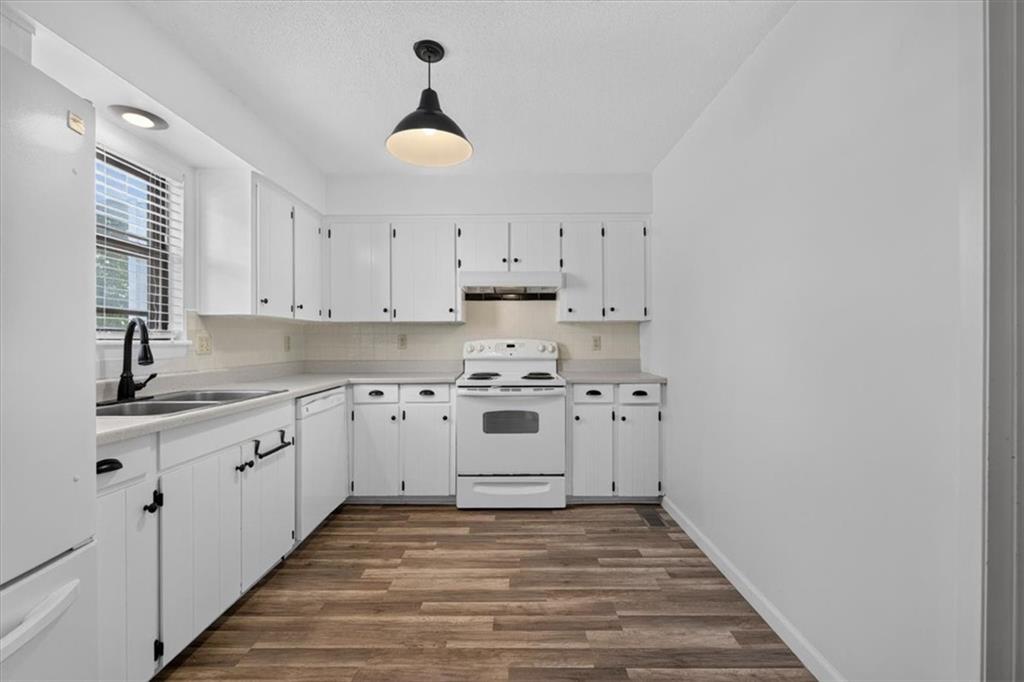 Photo 4 of 8645 W 108th Place