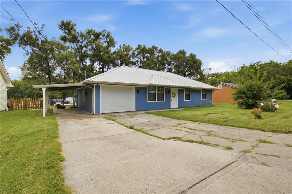 Photo of 304 E 2nd Street