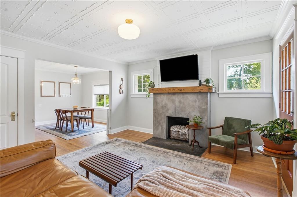 Photo 6 of 4947 Woodland Avenue