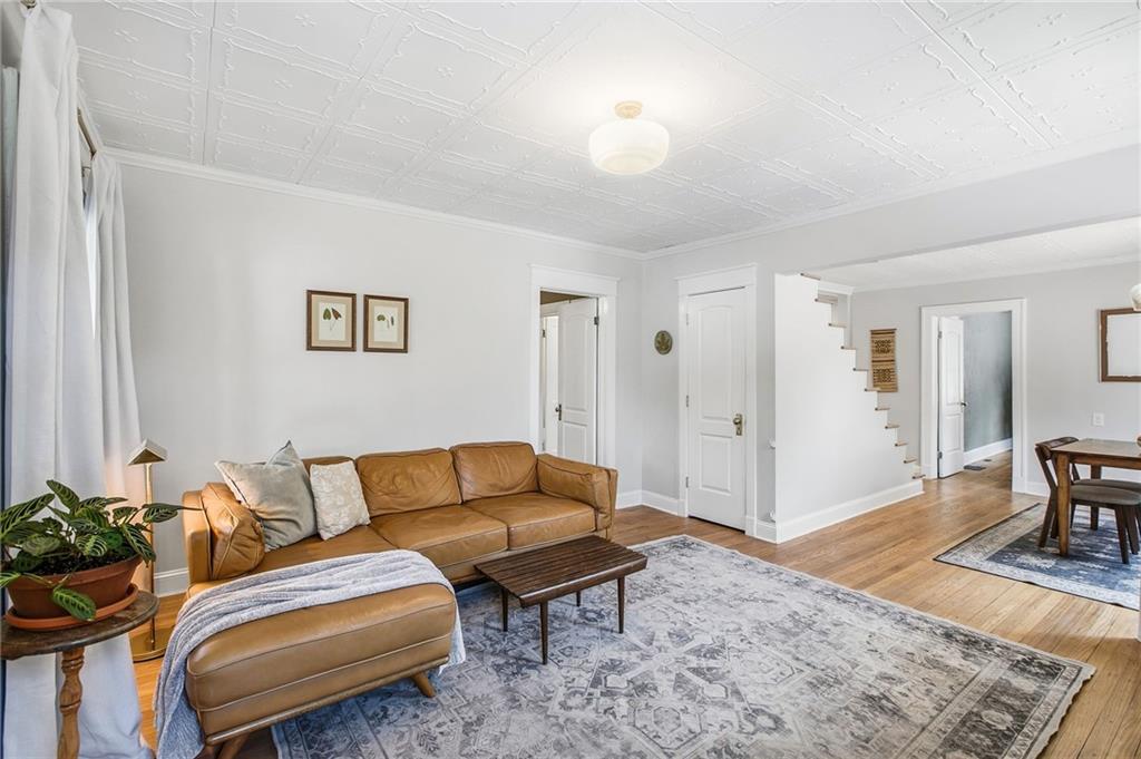 Photo 7 of 4947 Woodland Avenue