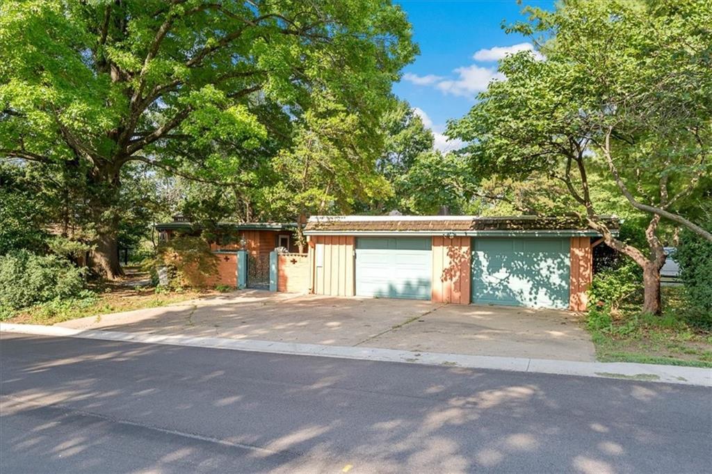 Photo 3 of 8700 Lamar Street