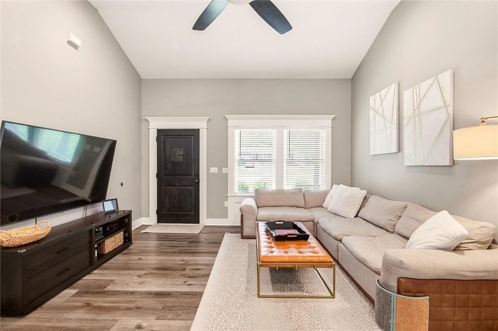 Photo 6 of 5005 WELBORN Lane