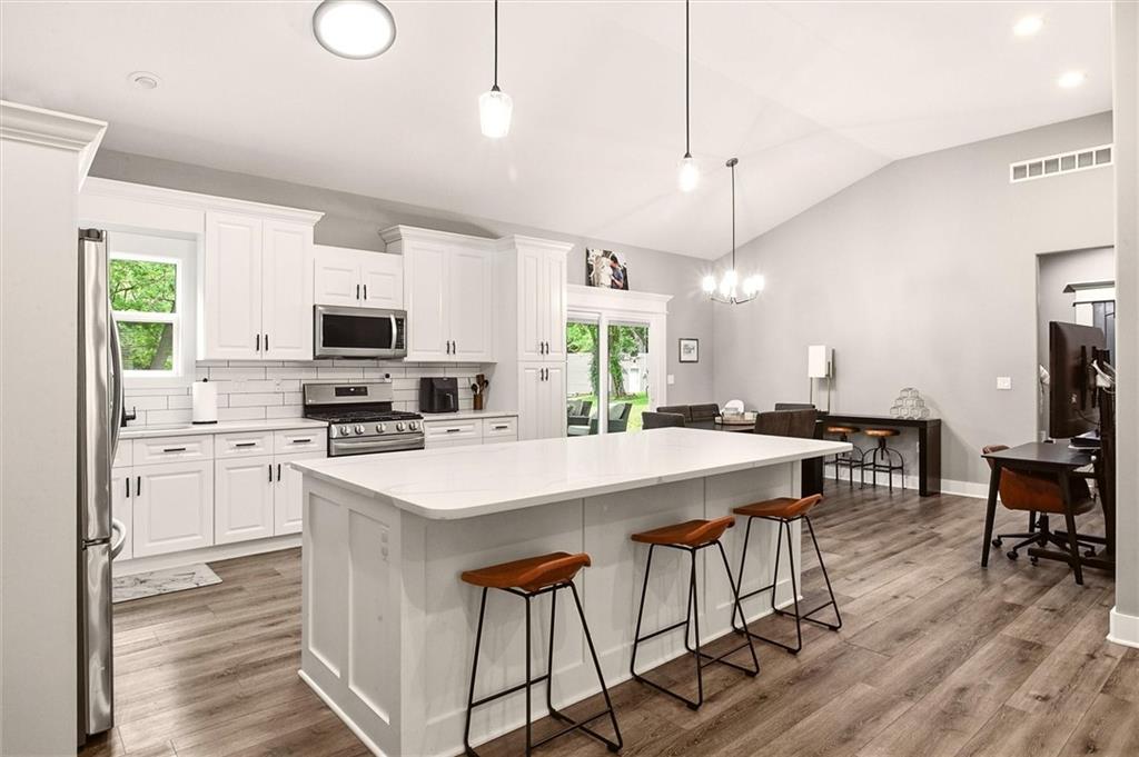 Photo 7 of 5005 WELBORN Lane