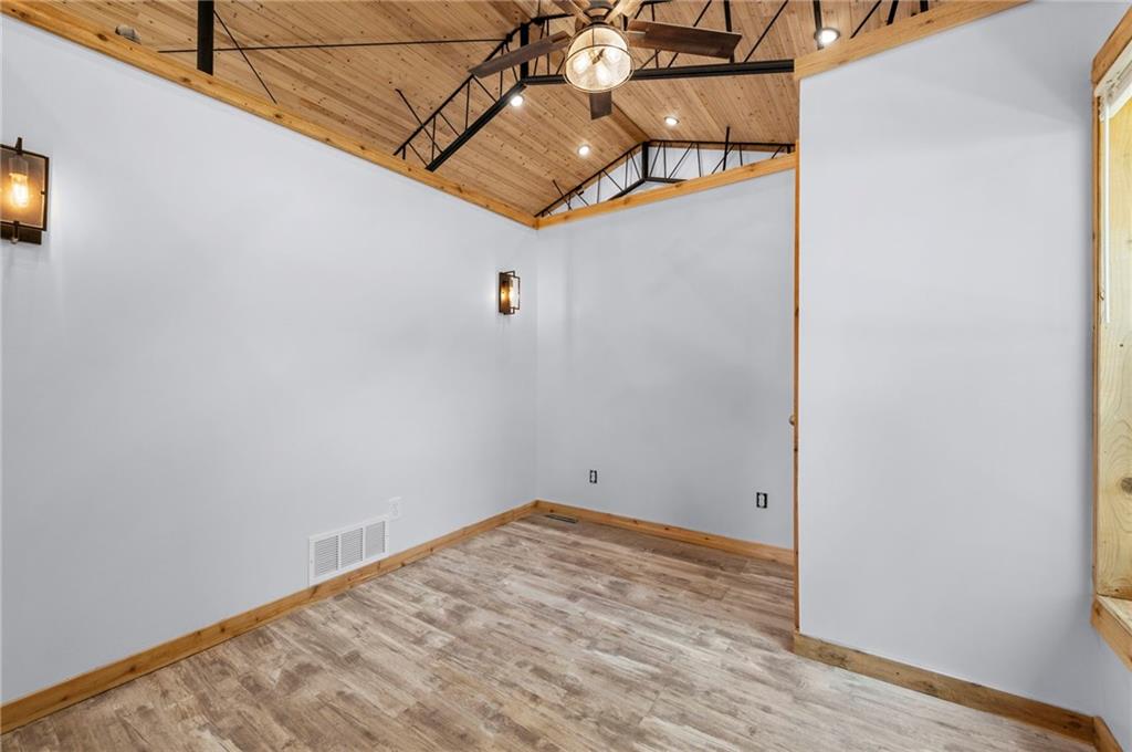 Photo 7 of 14820 Crystal Drive