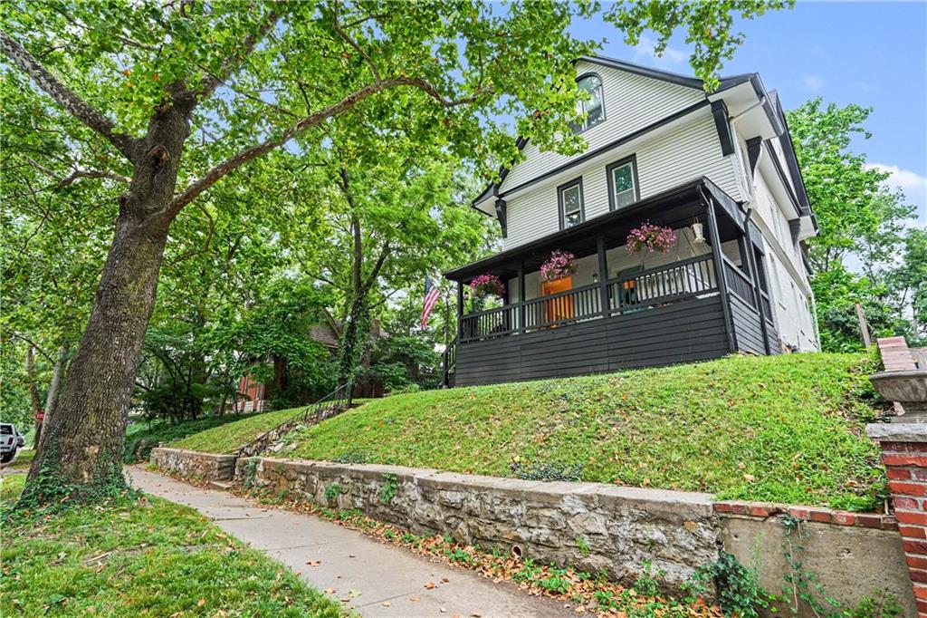 Photo 2 of 3630 Bell Street