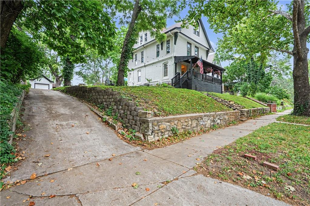 Photo 3 of 3630 Bell Street