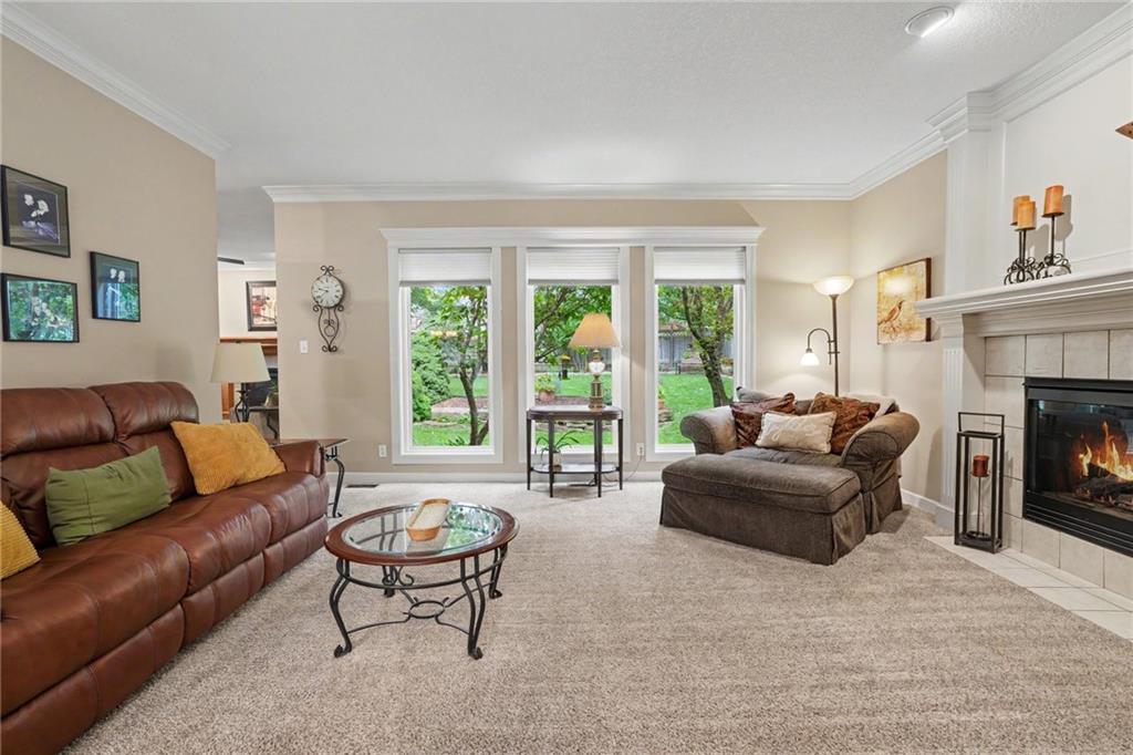 Photo 5 of 712 Cottonwood Drive