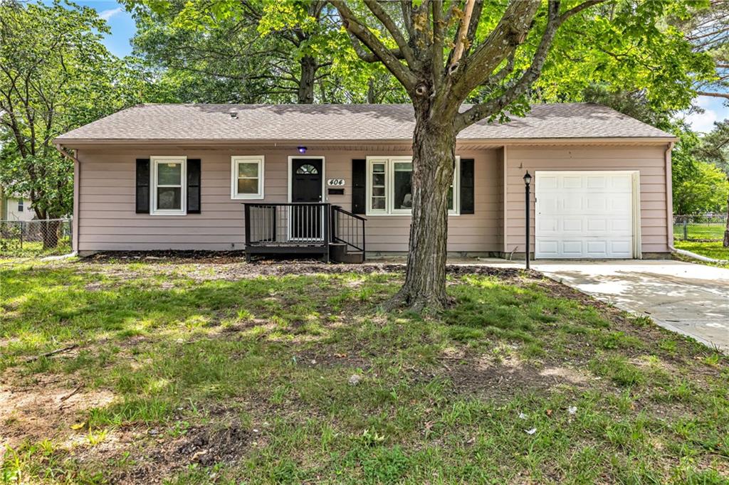 Photo of 404 NE Grand Avenue