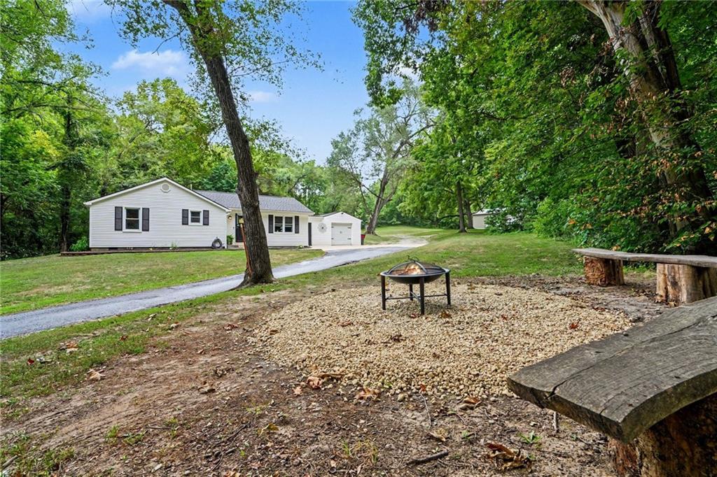 Photo 3 of 14017 Henson Road