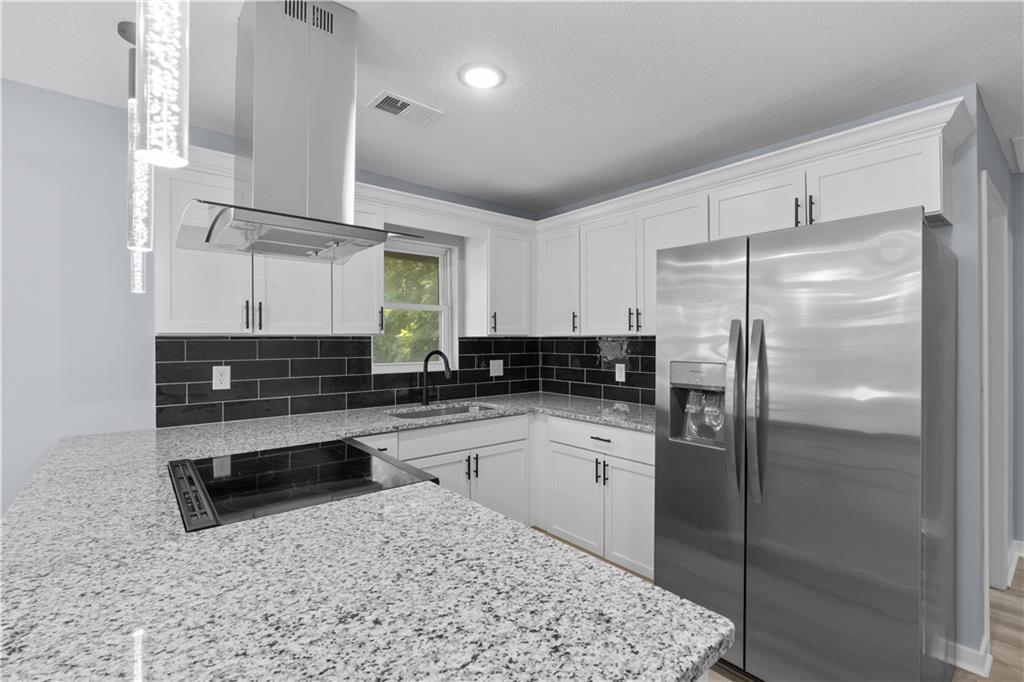 Photo 3 of 4535 Waverly Avenue