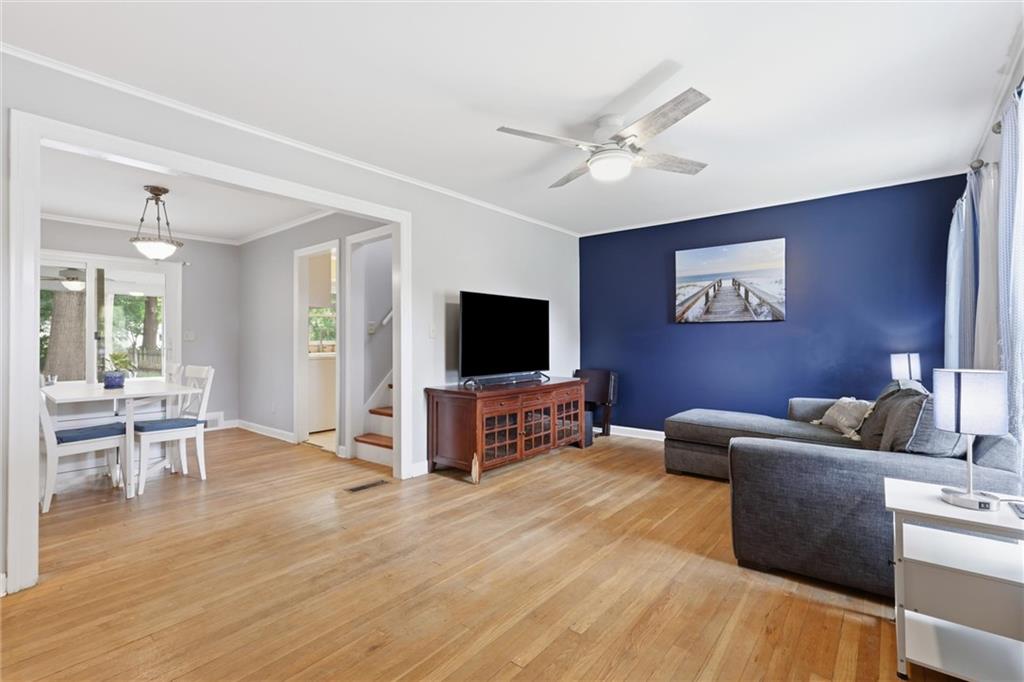 Photo 4 of 5310 Russell Street