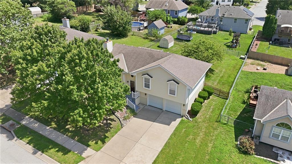 Photo 3 of 505 Blue Grass Drive