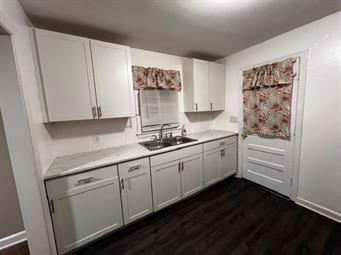 Photo 6 of 7800 E 86th Street