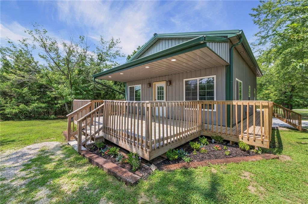 Photo 3 of 14820 Crystal Drive