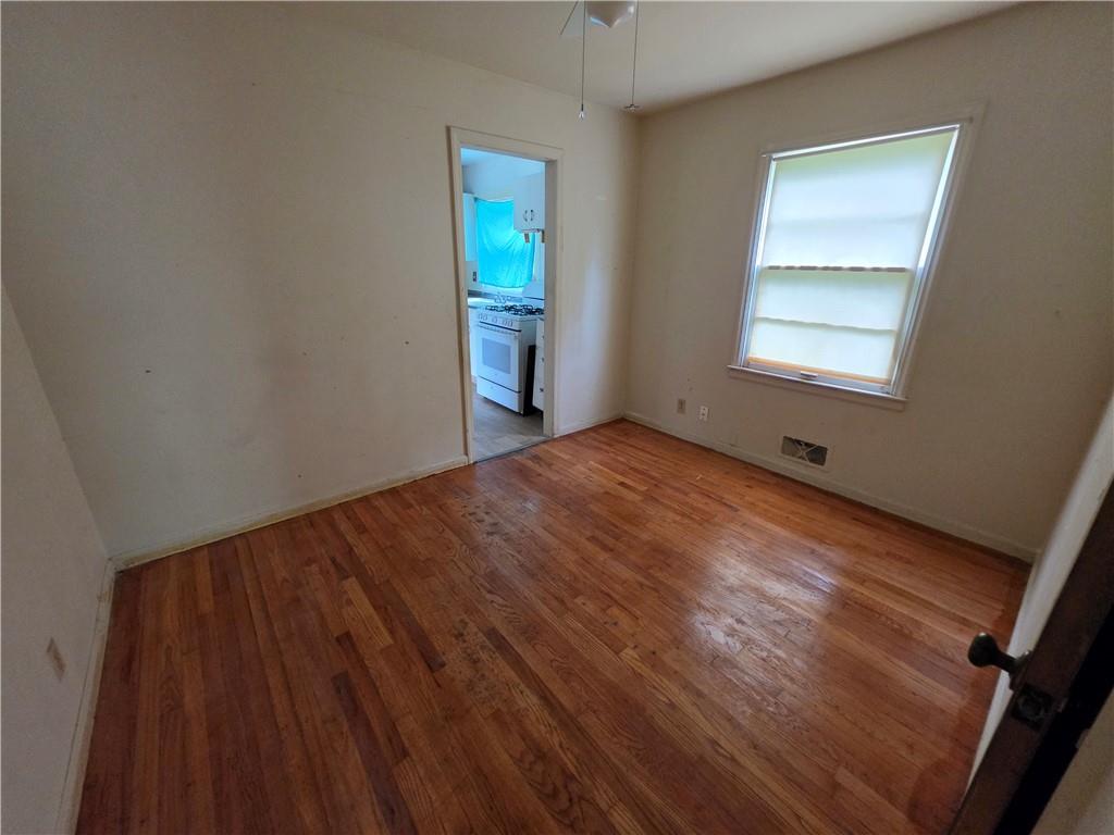 Photo 3 of 8504 E 87th Street