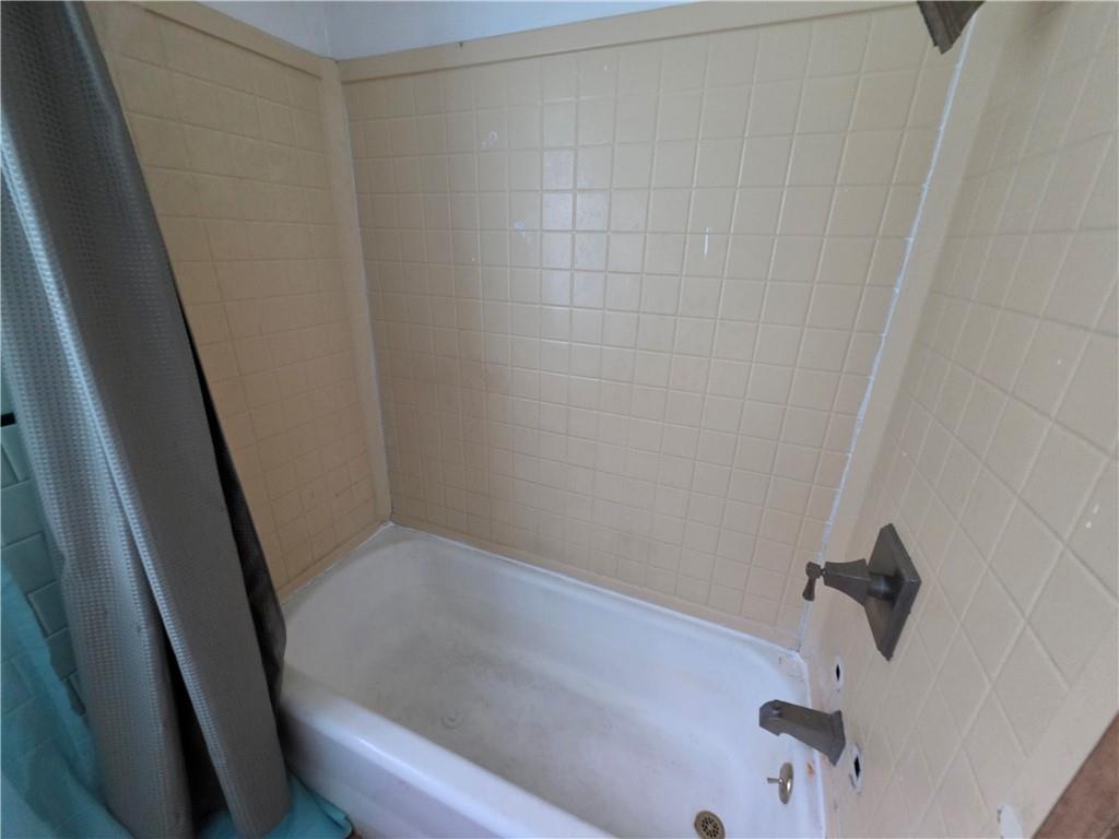 Photo 5 of 8504 E 87th Street