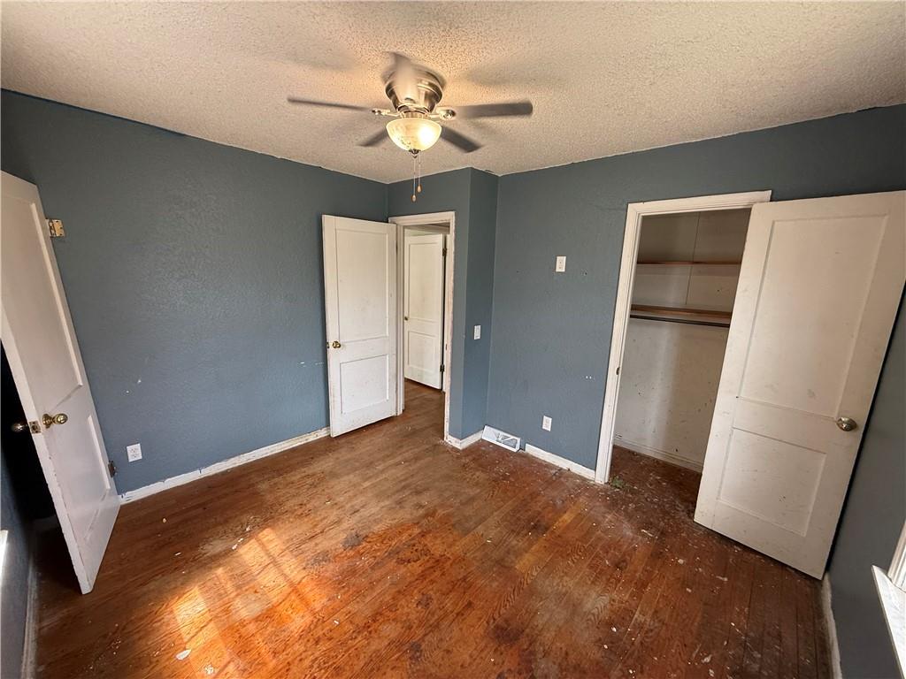 Photo 7 of 5410 Briar Street