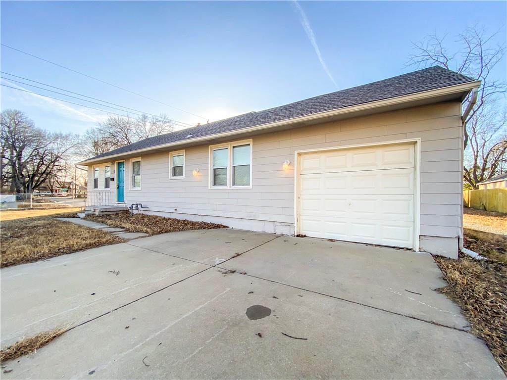 Photo 4 of 11426 Applewood Drive