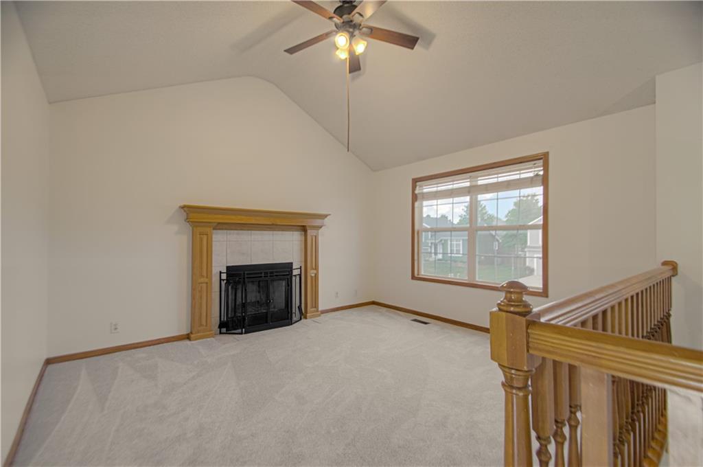 Photo 4 of 208 Hampton Drive