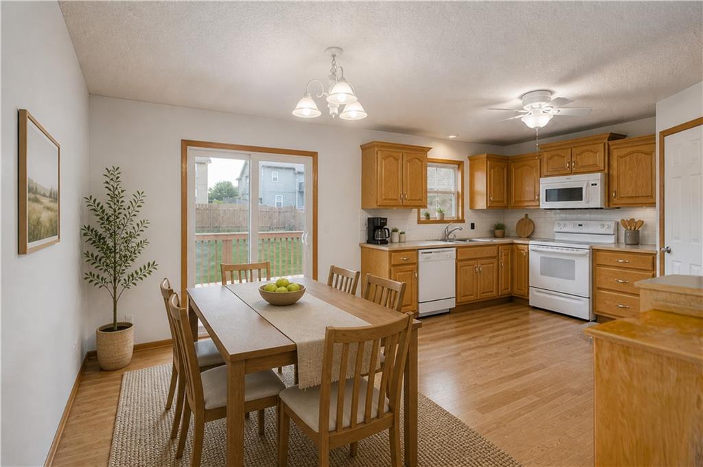 Photo 5 of 208 Hampton Drive