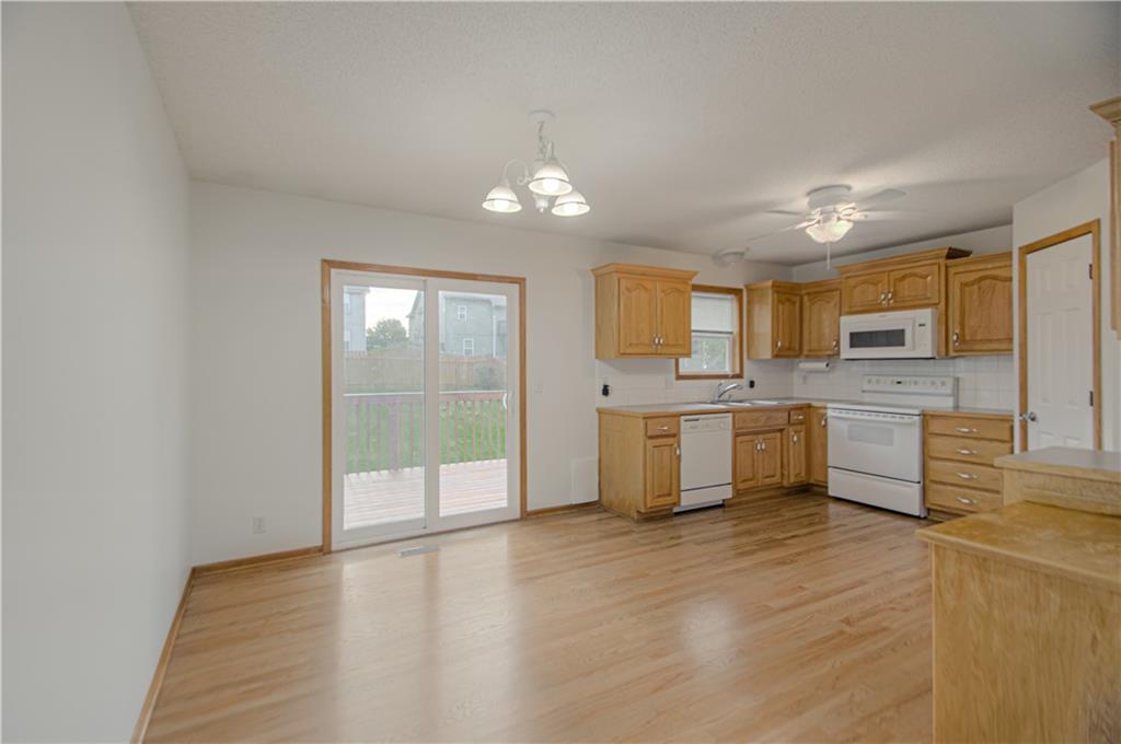 Photo 6 of 208 Hampton Drive