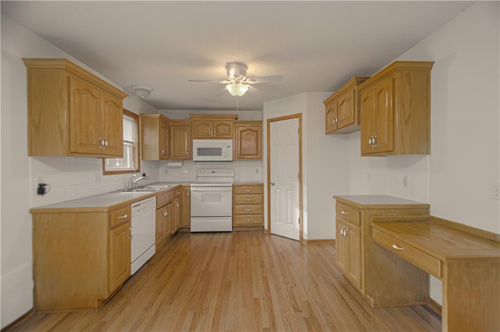 Photo 7 of 208 Hampton Drive