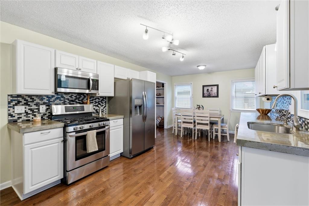 Photo 7 of 414 Kingsley Avenue