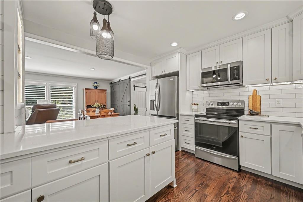 Photo 6 of 6340 Reeds Drive