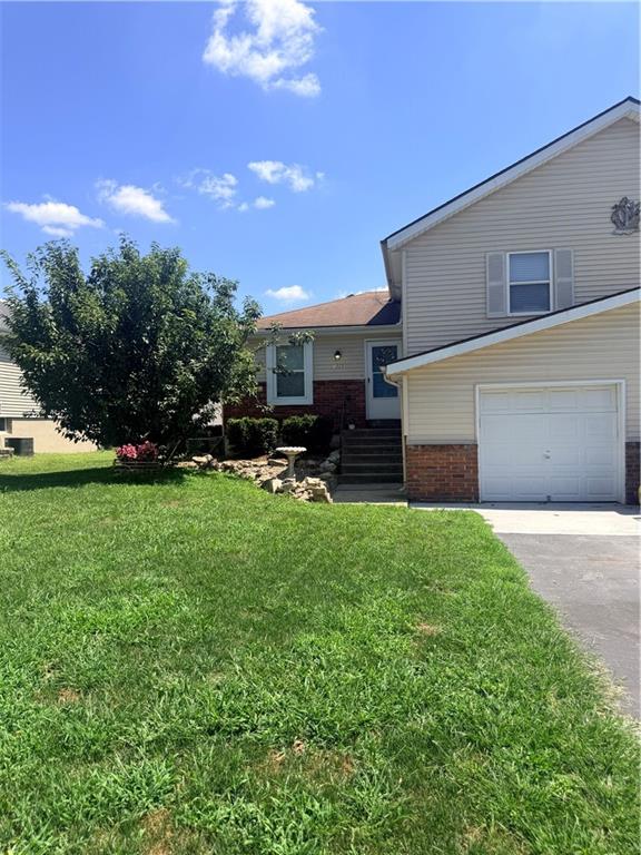 Photo of 1225 W Sheridan Street in Olathe, KS