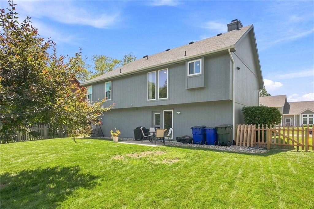 Photo 6 of 1038 N Logan Street