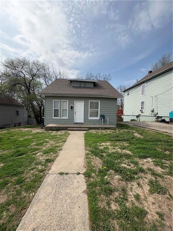 Photo 2 of 452 Donnelly Avenue