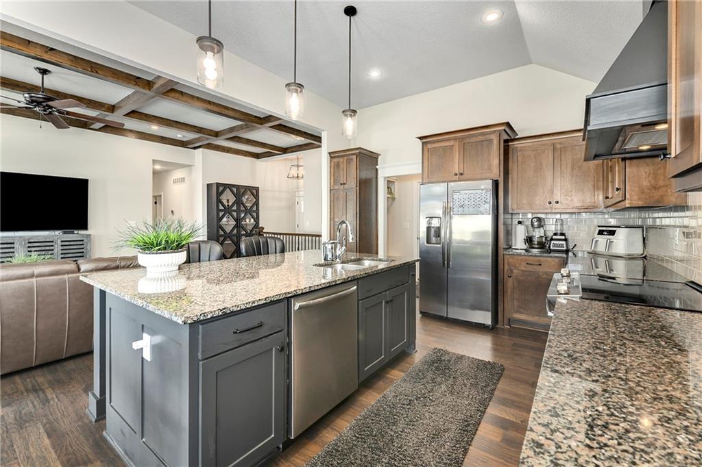 Photo 4 of 1810 NW Madi Court