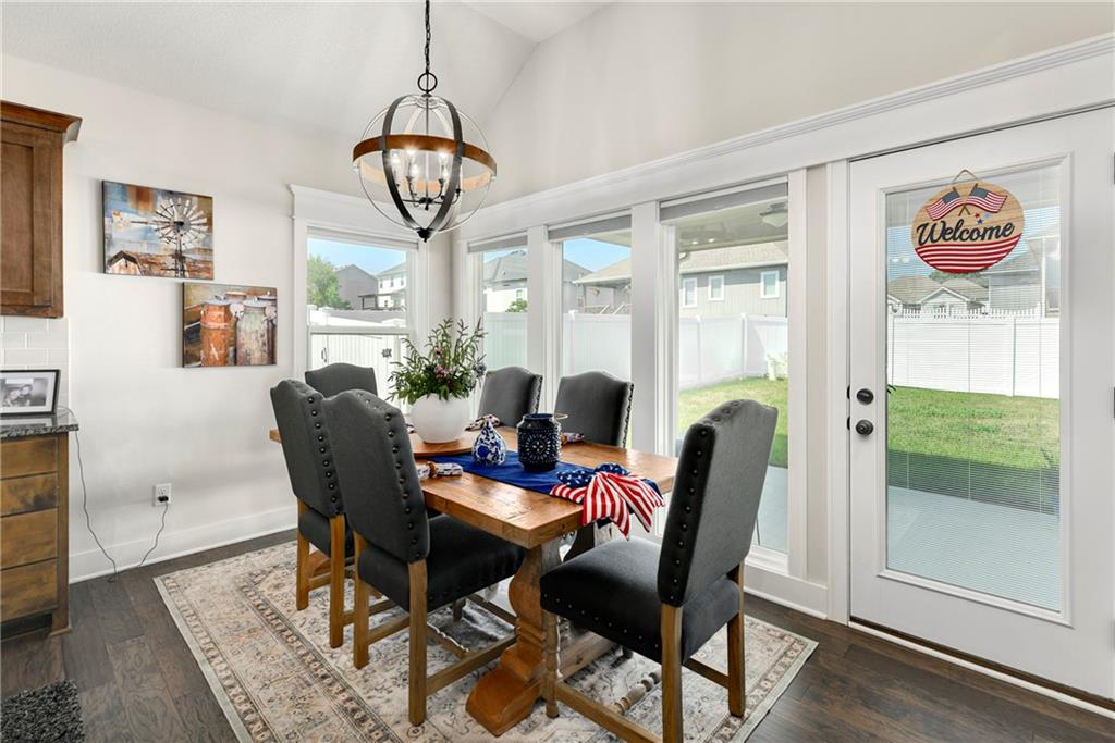 Photo 6 of 1810 NW Madi Court